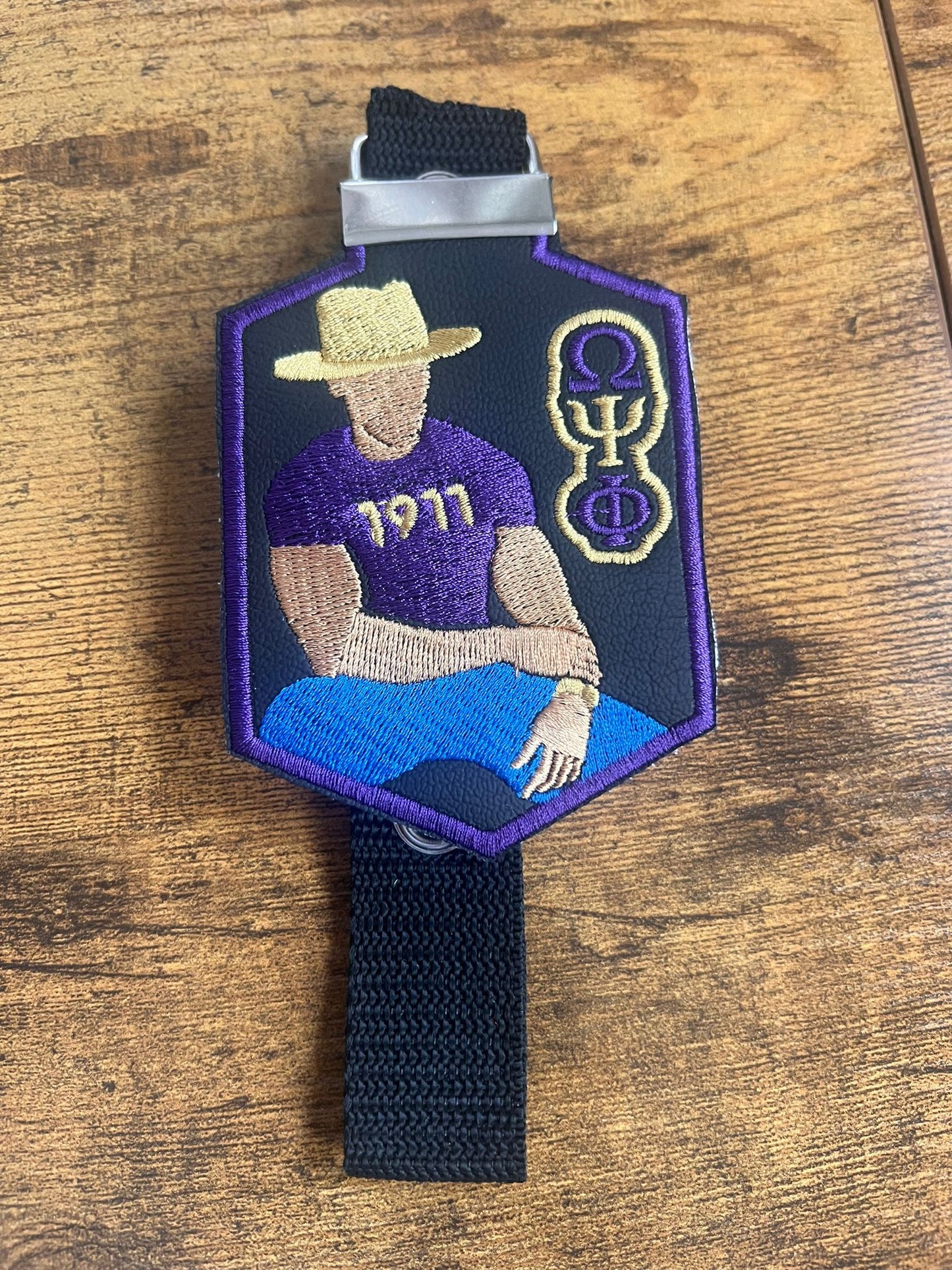 Omega Psi Phi Avatar Bag Tag (Tan)/Purple Border/Strap