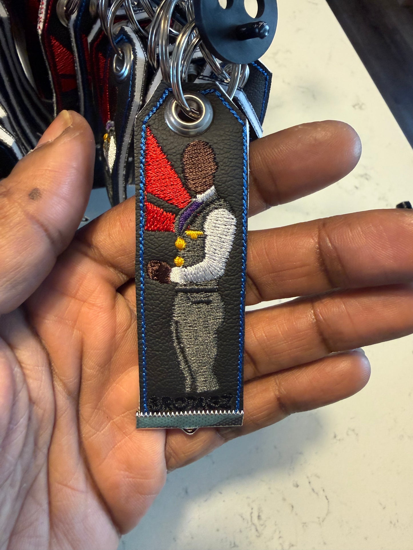 DELTA Air Uniform (Guys) - Classic Keychain