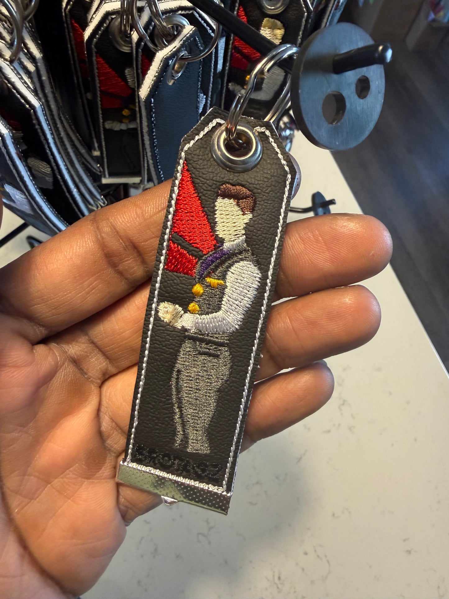 DELTA Air Uniform (Guys) - Classic Keychain