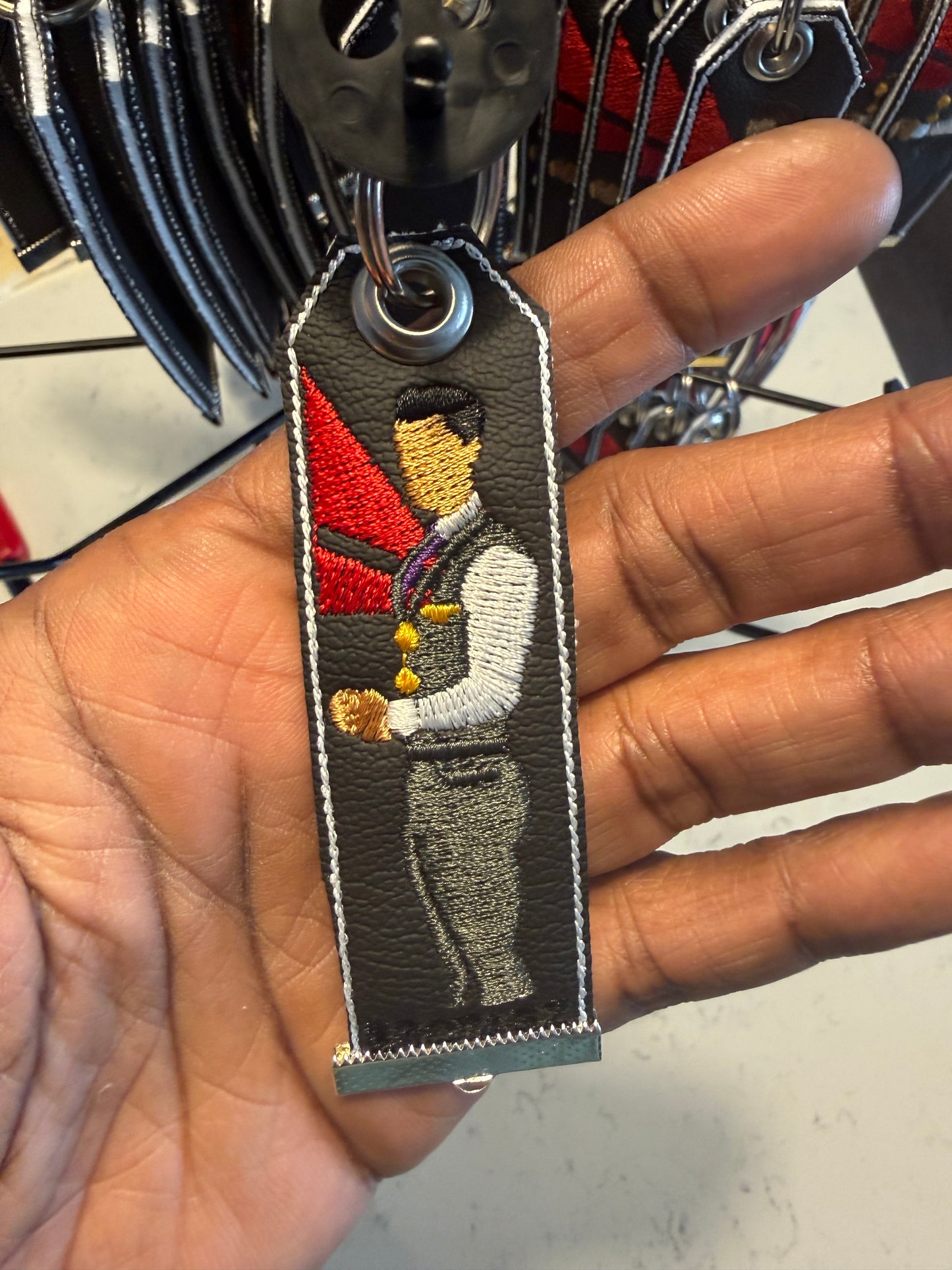 DELTA Air Uniform (Guys) - Classic Keychain