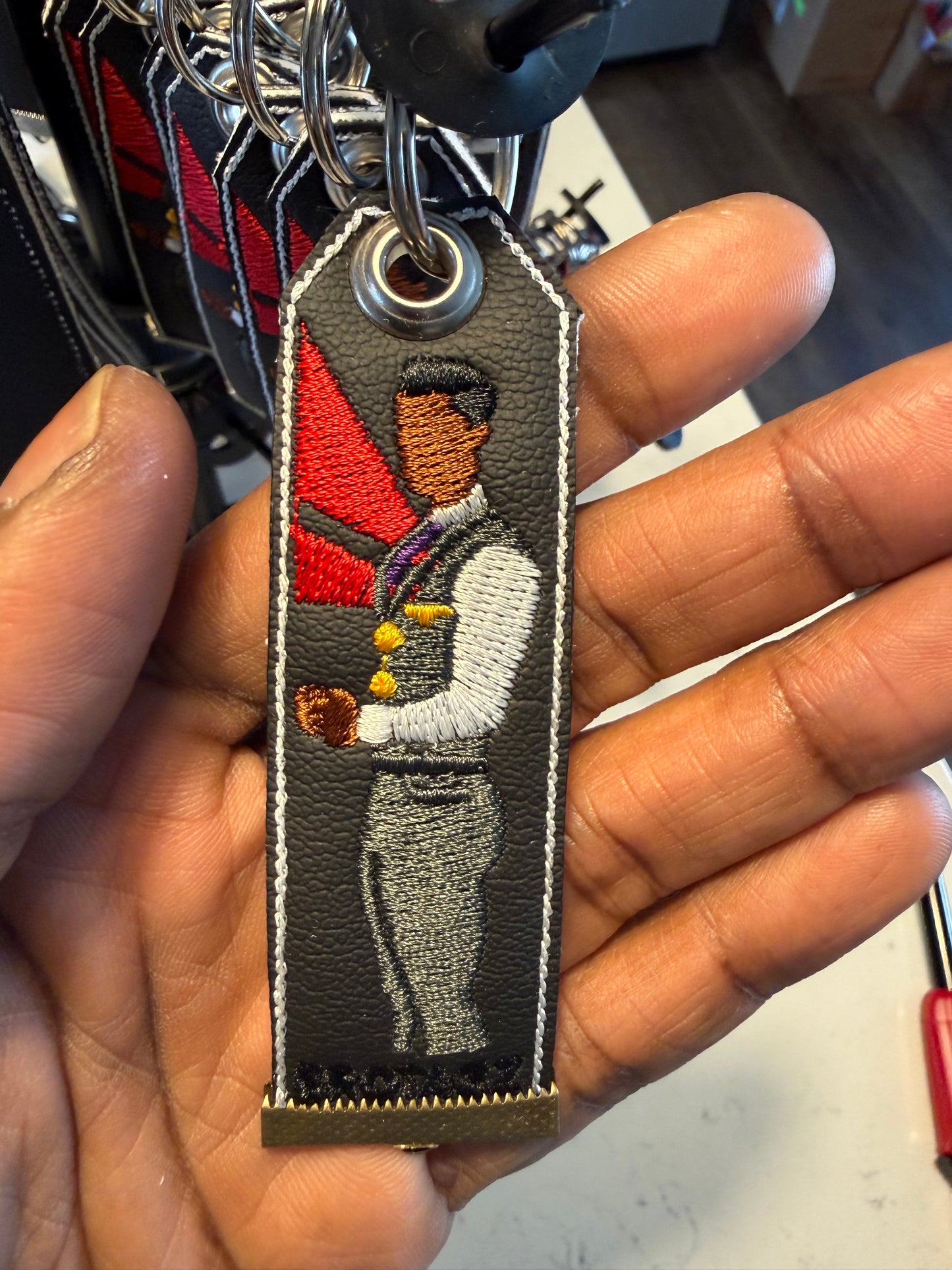 DELTA Air Uniform (Guys) - Classic Keychain