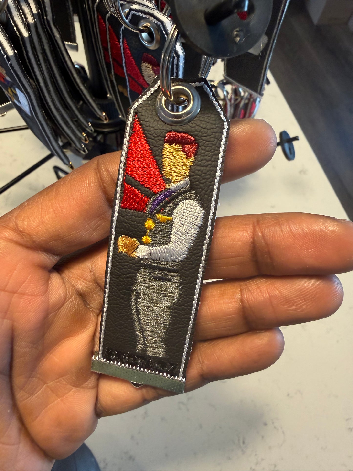 DELTA Air Uniform (Guys) - Classic Keychain